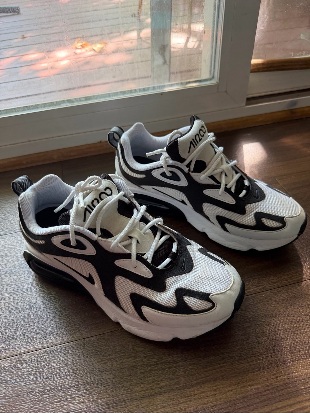 Nike Kids Black and White Wave-Pattern Sneakers